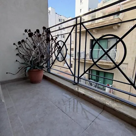 Sliema - Tigne - Modern Cozy Near Sea Front 3 Bedroom *