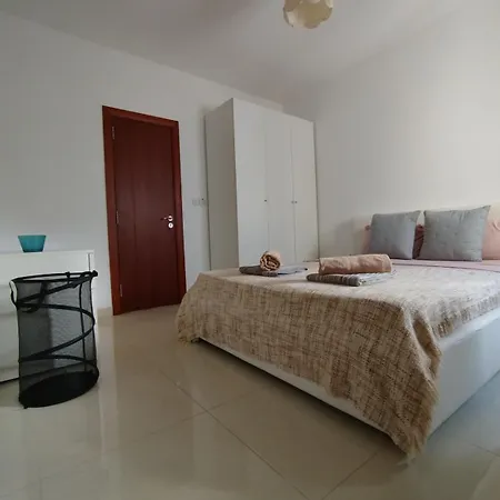 Sliema - Tigne - Modern Cozy Near Sea Front 3 Bedroom Апартаменты