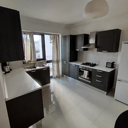 Апартаменты Sliema - Tigne - Modern Cozy Near Sea Front 3 Bedroom Gzira