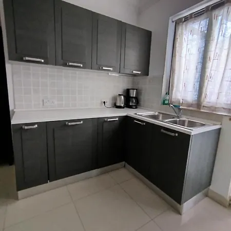 Sliema - Tigne - Modern Cozy Near Sea Front 3 Bedroom Апартаменты Gzira