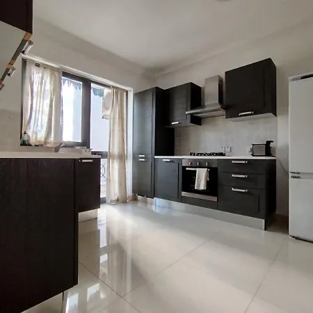 Apartmán Sliema - Tigne - Modern Cozy Near Sea Front 3 Bedroom *